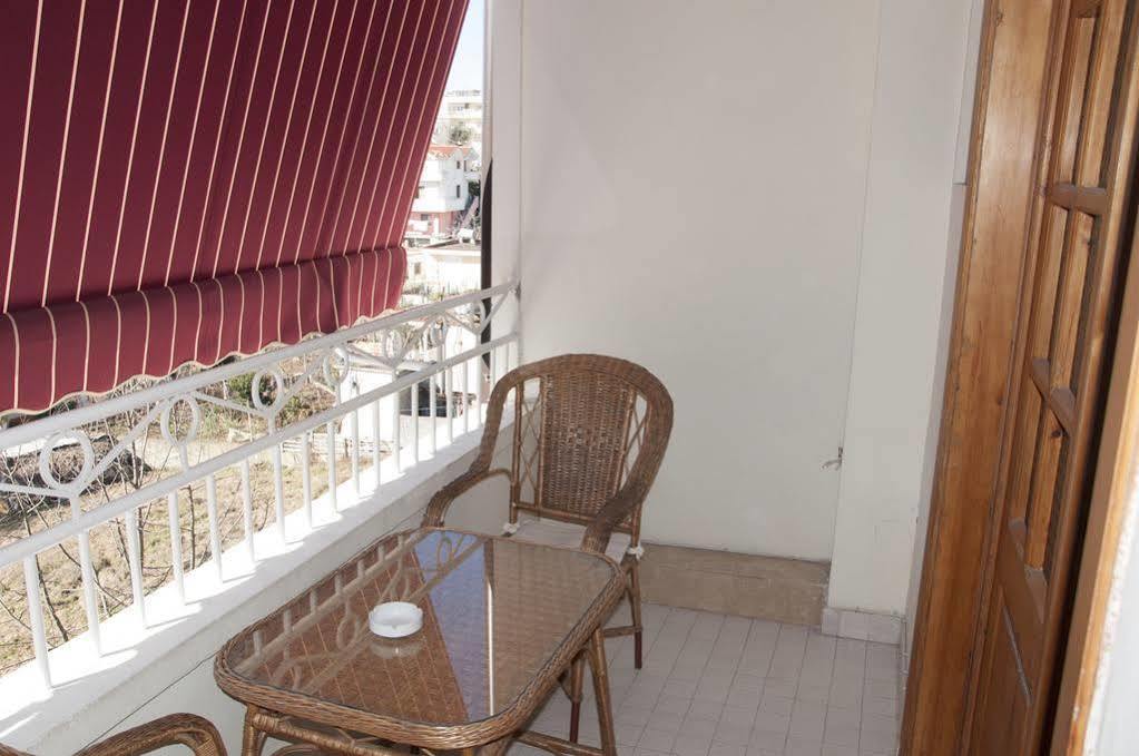 Hotel Baron Tirana Kültér fotó
